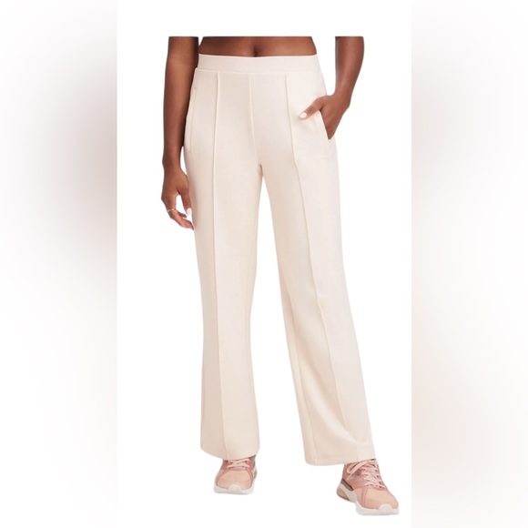 Fabletics Plush Interlock Wide Leg Pant medium. Oat color. Great condition! - Picture 4 of 12